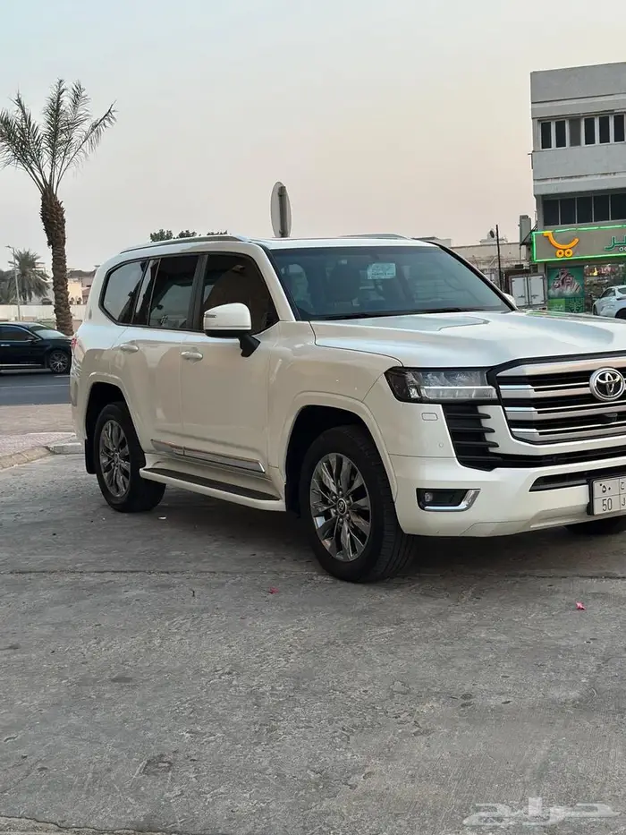 للبيع لاندكروزر 2024 1