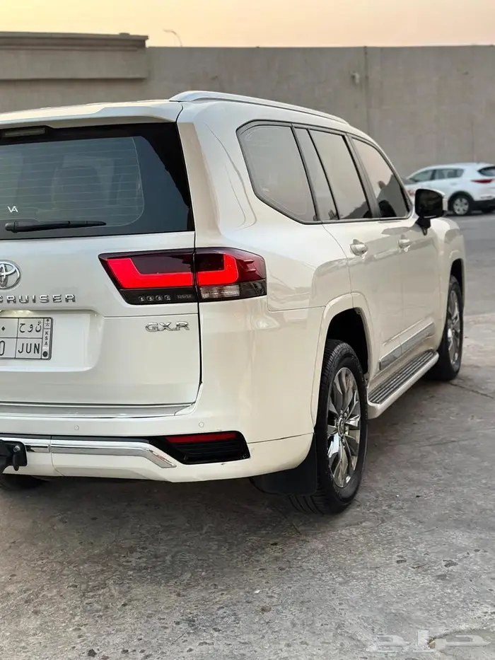 للبيع لاندكروزر 2024 3