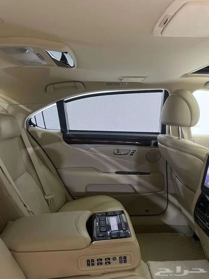 لكزس LS460L 2015 33