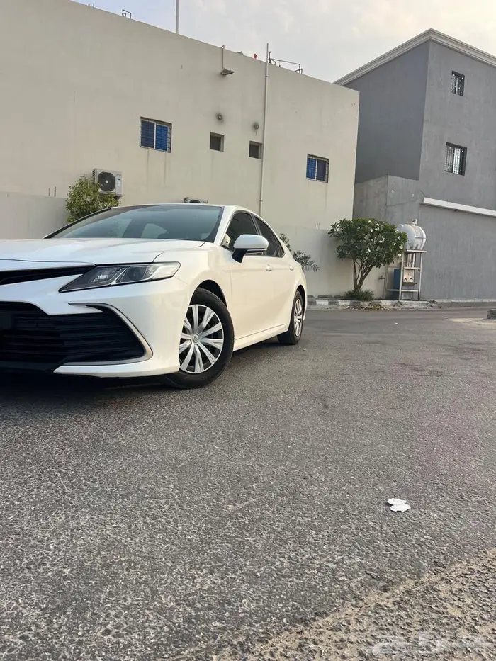 كامرى 2022 سعودي ماشيه 97 الف 2