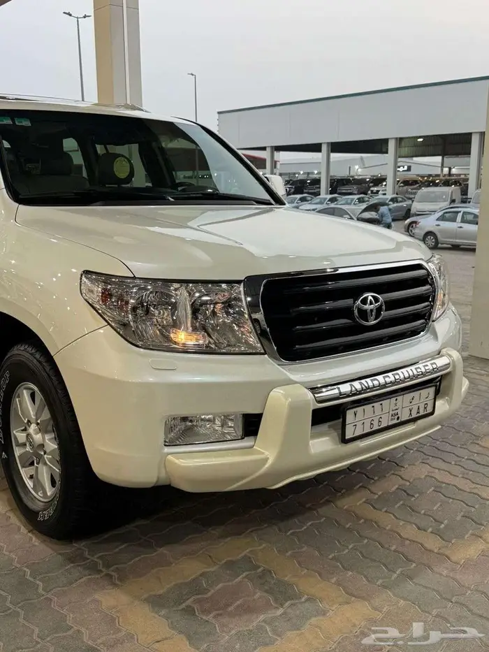 للبيع لاندكروزر GXR-3 2011 فل ابشن سعودي فئة 60 عام 2