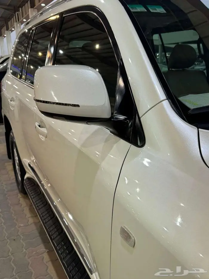 للبيع لاندكروزر GXR-3 2011 فل ابشن سعودي فئة 60 عام 12