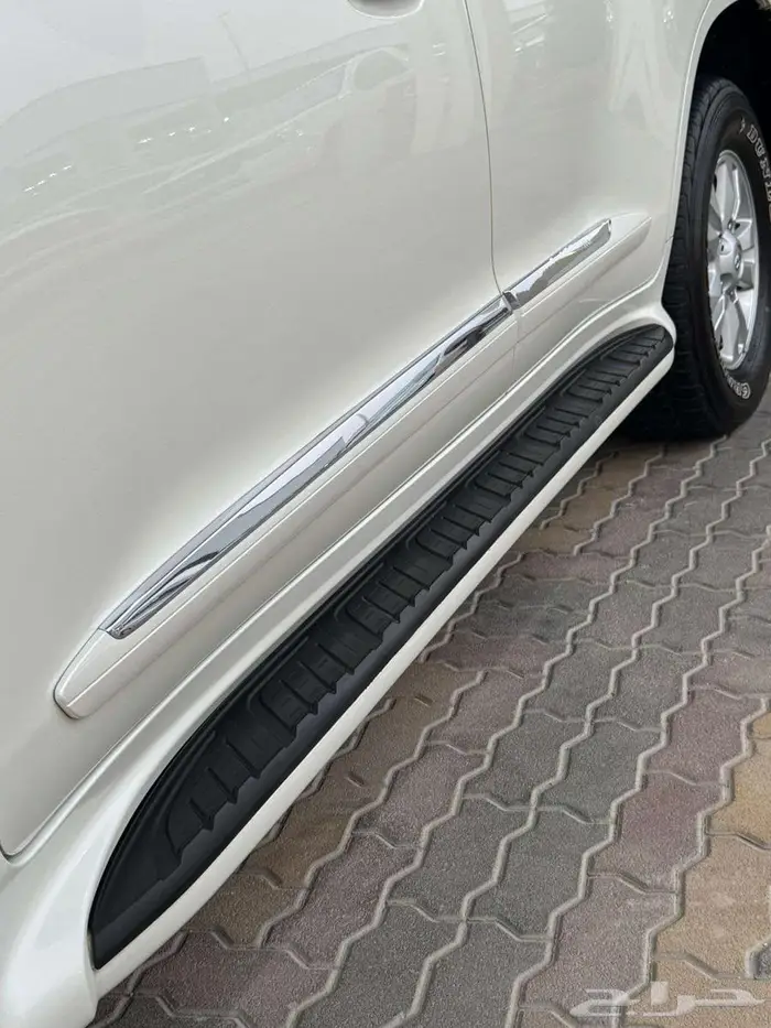 للبيع لاندكروزر GXR-3 2011 فل ابشن سعودي فئة 60 عام 11