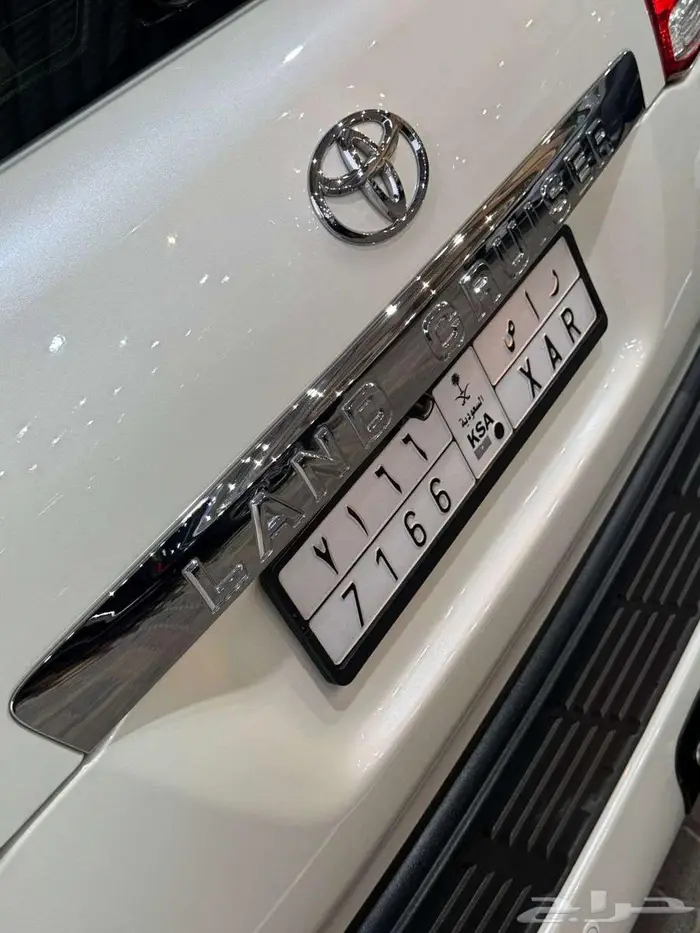 للبيع لاندكروزر GXR-3 2011 فل ابشن سعودي فئة 60 عام 21