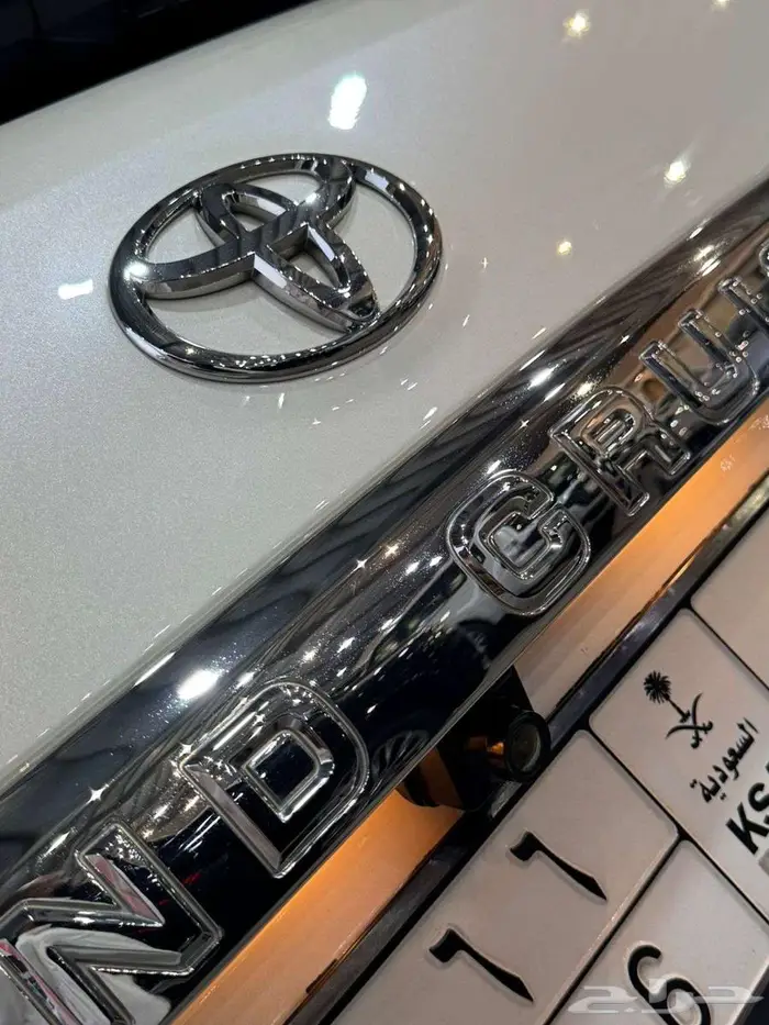 للبيع لاندكروزر GXR-3 2011 فل ابشن سعودي فئة 60 عام 22