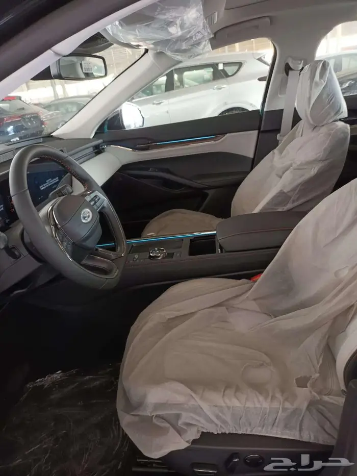 عرض خاص فورد تورس تيتانيوم موديل 2026 6