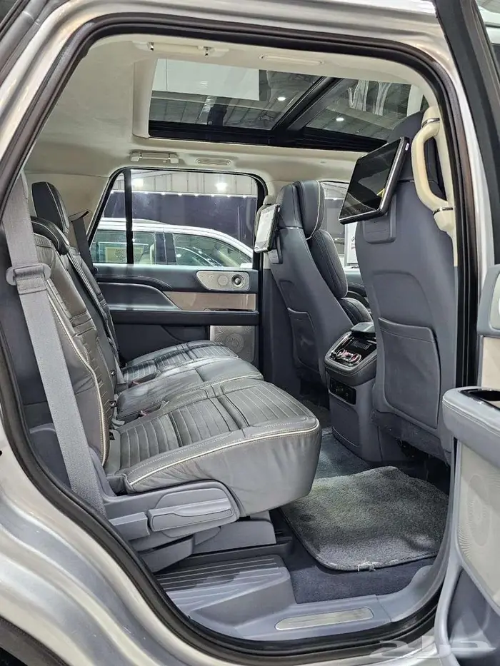 لنكولن نافيجتور فل كامل اعلى فئة 2021 17