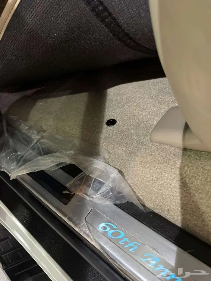 للبيع لاندكروزر GXR-3 2011 فل ابشن سعودي فئة 60 عام 36