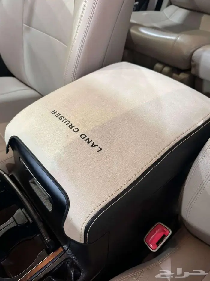 للبيع لاندكروزر GXR-3 2011 فل ابشن سعودي فئة 60 عام 33