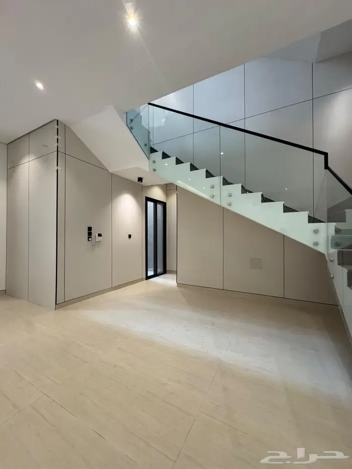 فيلا فاخرة للبيع بحي الشعلة مساحة 320م 15