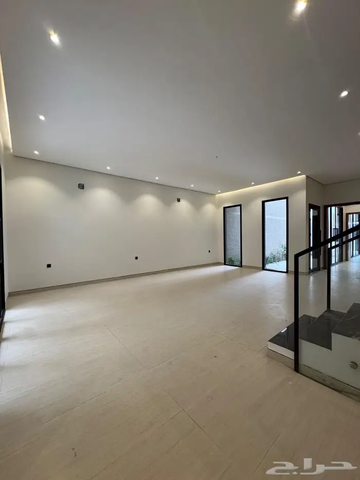 فيلا فاخرة للبيع بحي الشعلة مساحة 320م 9