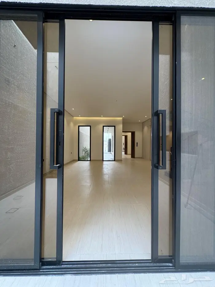 فيلا فاخرة للبيع بحي الشعلة مساحة 320م 14