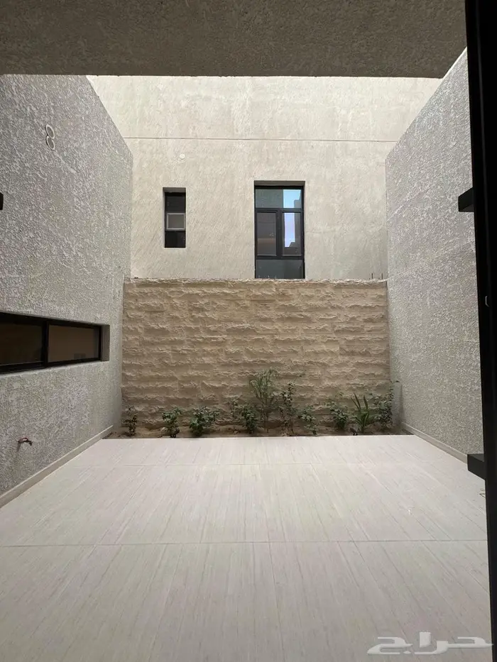 فيلا فاخرة للبيع بحي الشعلة مساحة 320م 12