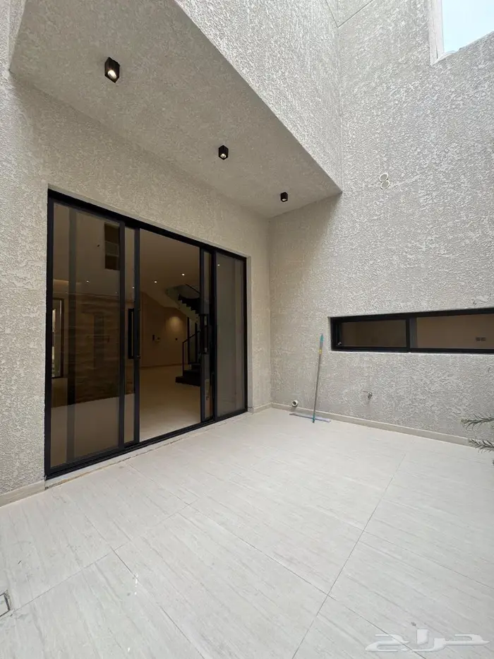 فيلا فاخرة للبيع بحي الشعلة مساحة 320م 13