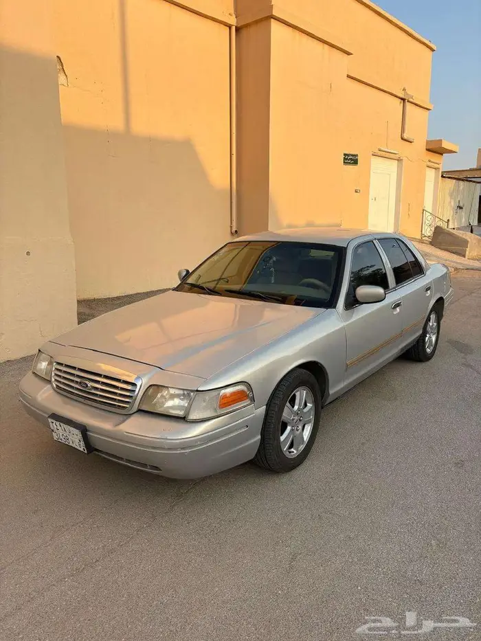 فورد فكتوريا مديل 2012 1