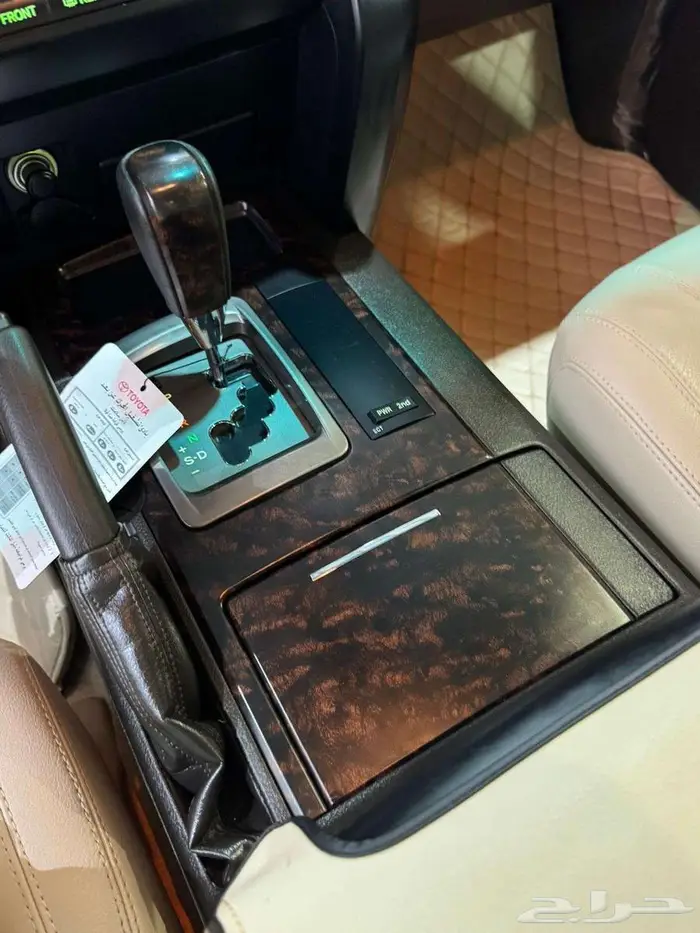 للبيع لاندكروزر GXR-3 2011 فل ابشن سعودي فئة 60 عام 53