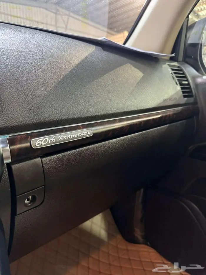 للبيع لاندكروزر GXR-3 2011 فل ابشن سعودي فئة 60 عام 59