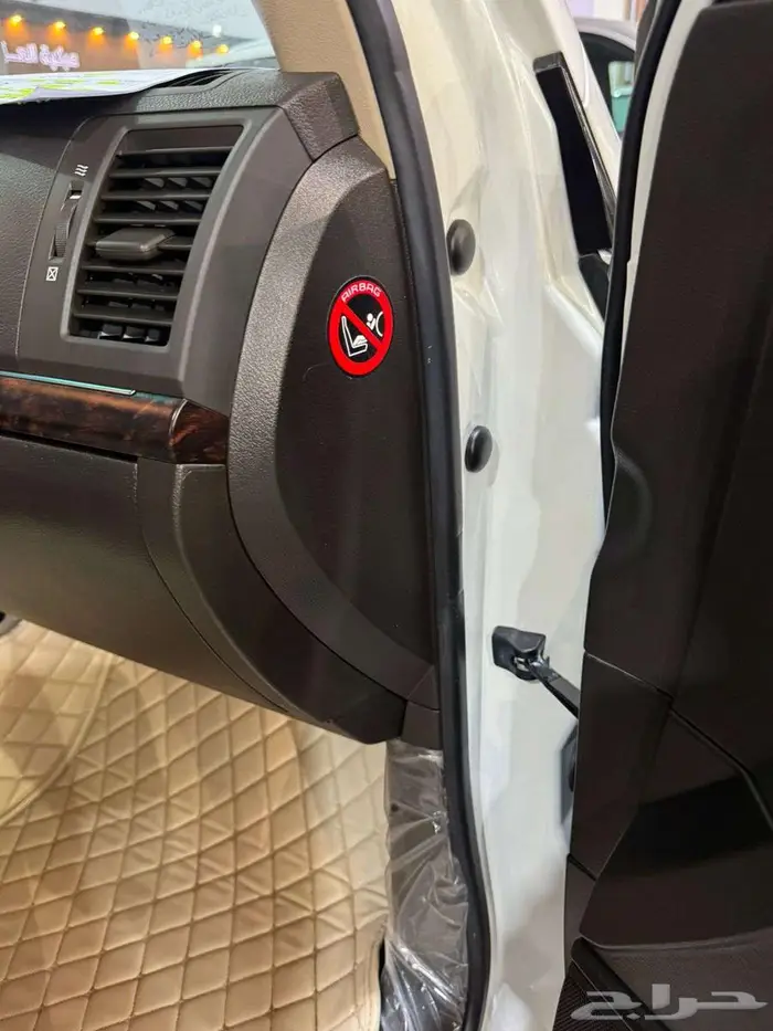 للبيع لاندكروزر GXR-3 2011 فل ابشن سعودي فئة 60 عام 60