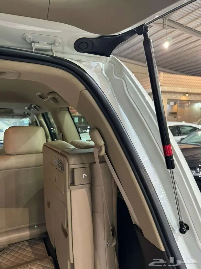 للبيع لاندكروزر GXR-3 2011 فل ابشن سعودي فئة 60 عام 79