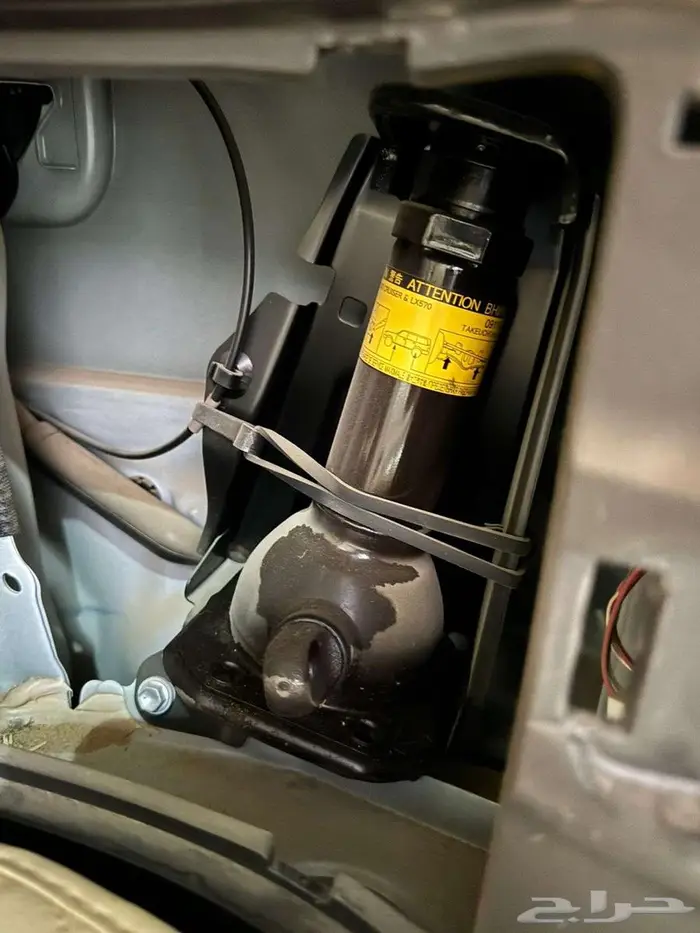 للبيع لاندكروزر GXR-3 2011 فل ابشن سعودي فئة 60 عام 78