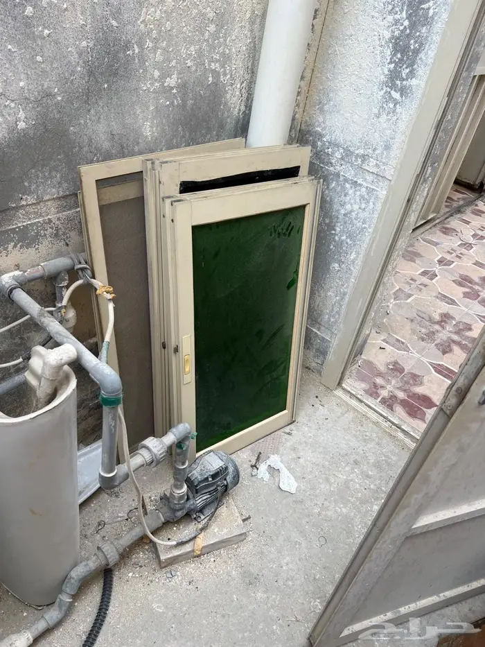 ابواب الامنيوم مع نوافذ مع ابواب خشب 6