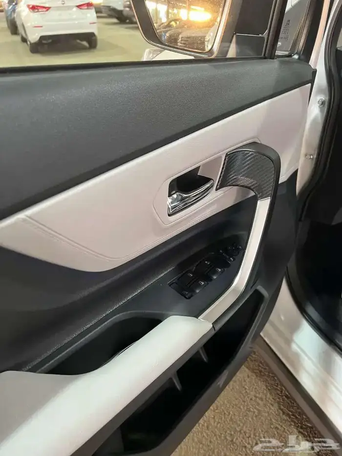 تويوتا فيلوز glx موديل 2025 كاش و أقساط 12