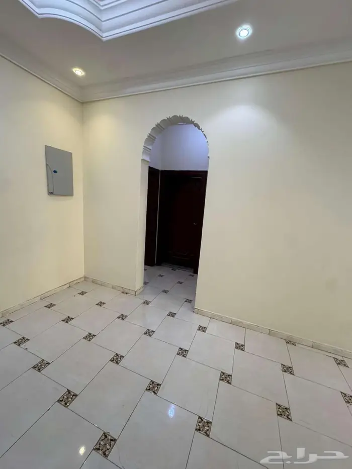 شقة للايجار 3 غرف حي التيسير 4