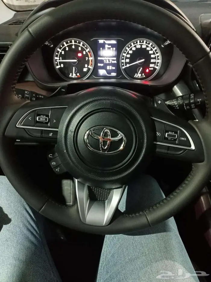 تويوتا اوريان كروزر 8