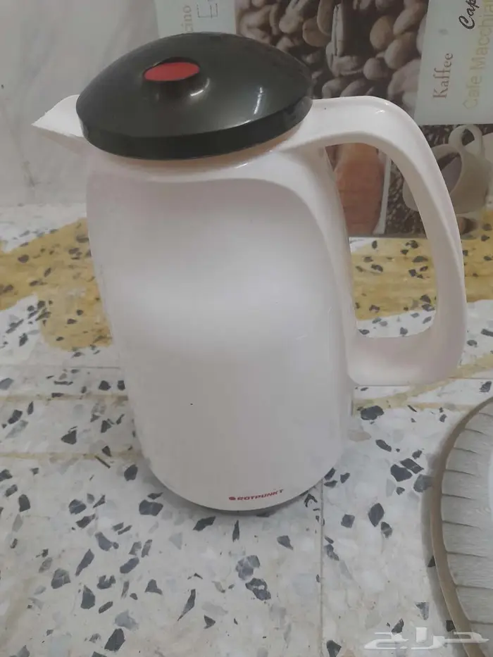 أدوات مطبخ كامله للبيع مع مجلس ومساند للاستىاحات الباحه 0