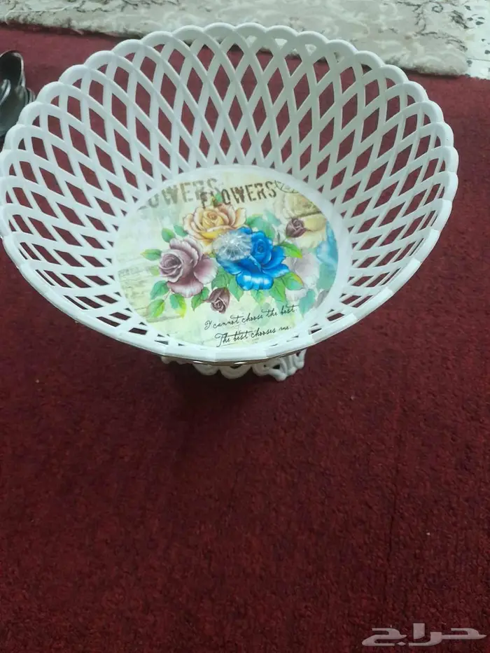 أدوات مطبخ كامله للبيع مع مجلس ومساند للاستىاحات الباحه 47