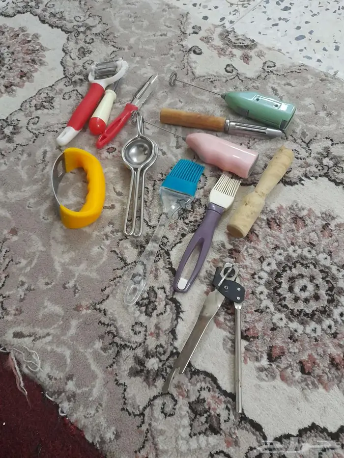 أدوات مطبخ كامله للبيع مع مجلس ومساند للاستىاحات الباحه 62