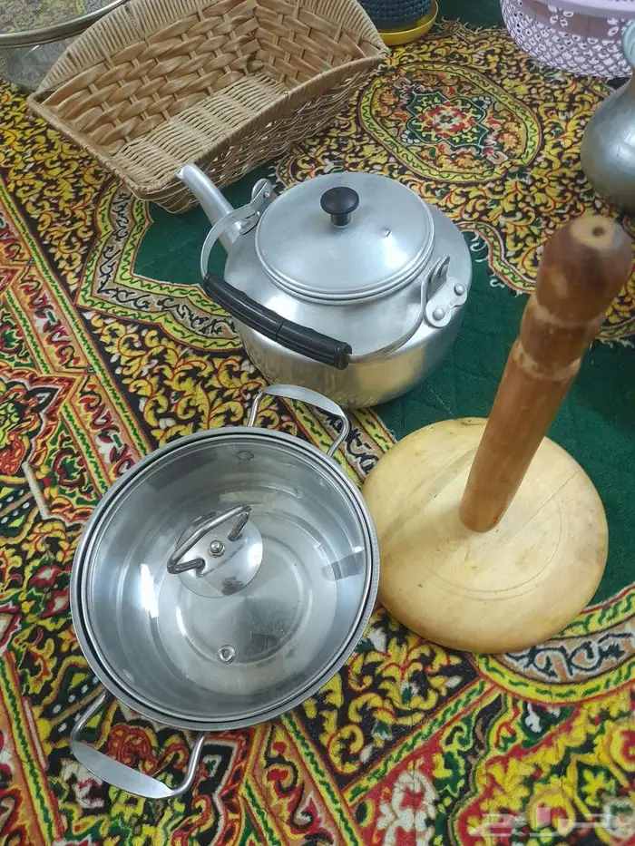 أدوات مطبخ كامله للبيع مع مجلس ومساند للاستىاحات الباحه 74