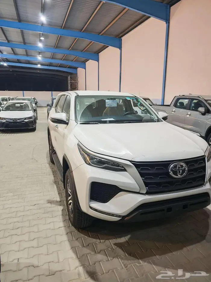 فورتشنر 2025 بدون دبل ابيض للبيع كاش او تقسيط 3