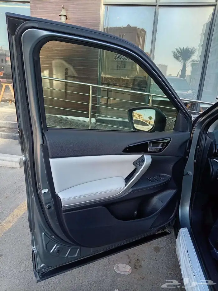 ميتسوبيشي اكليبس كروس دفع رباعي اعلي فئه موديل 2024 9