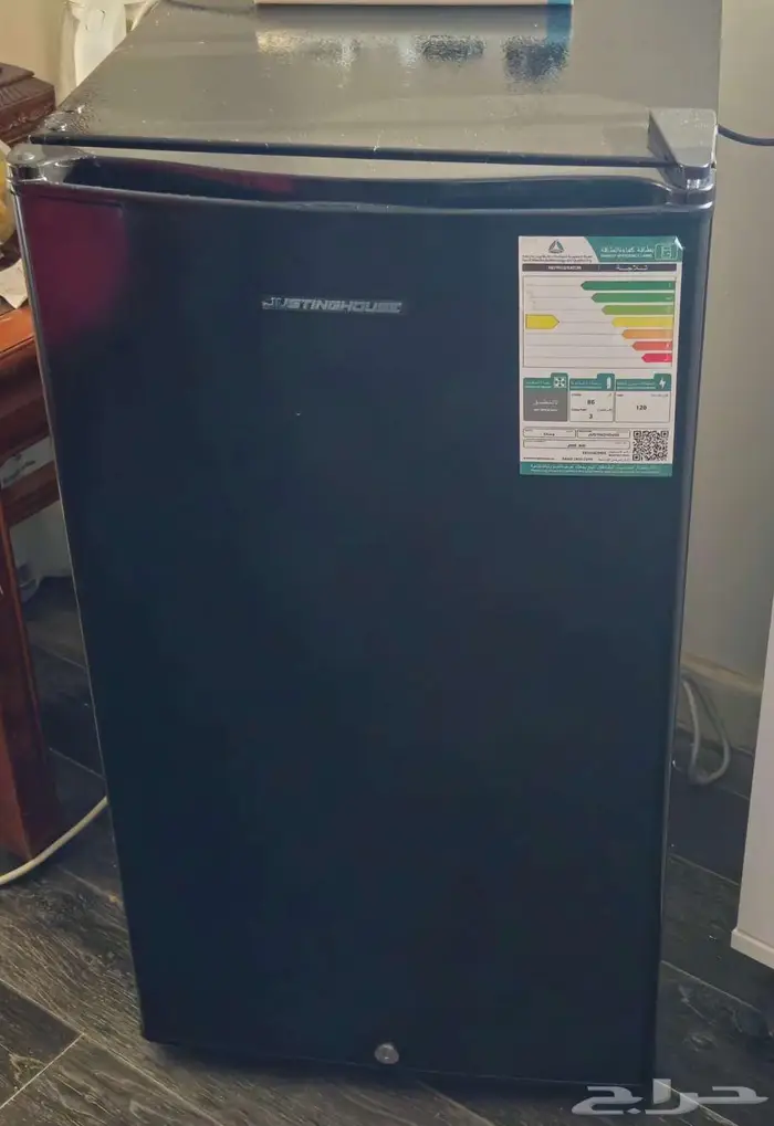 اثاث بيت وأجهزة للبيع بداعي السفر كنب غرفة نوم براد غاز 2