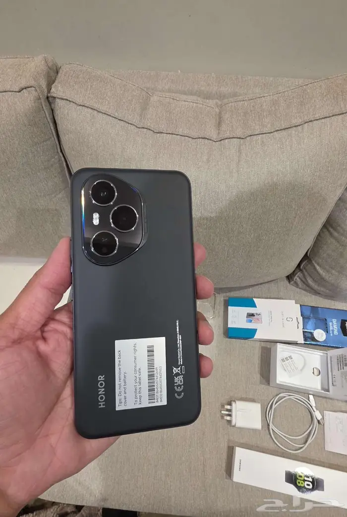 جوال هونور 400 برو بكرتونه ساعه سامسونج واتش 5بكرتونها 1