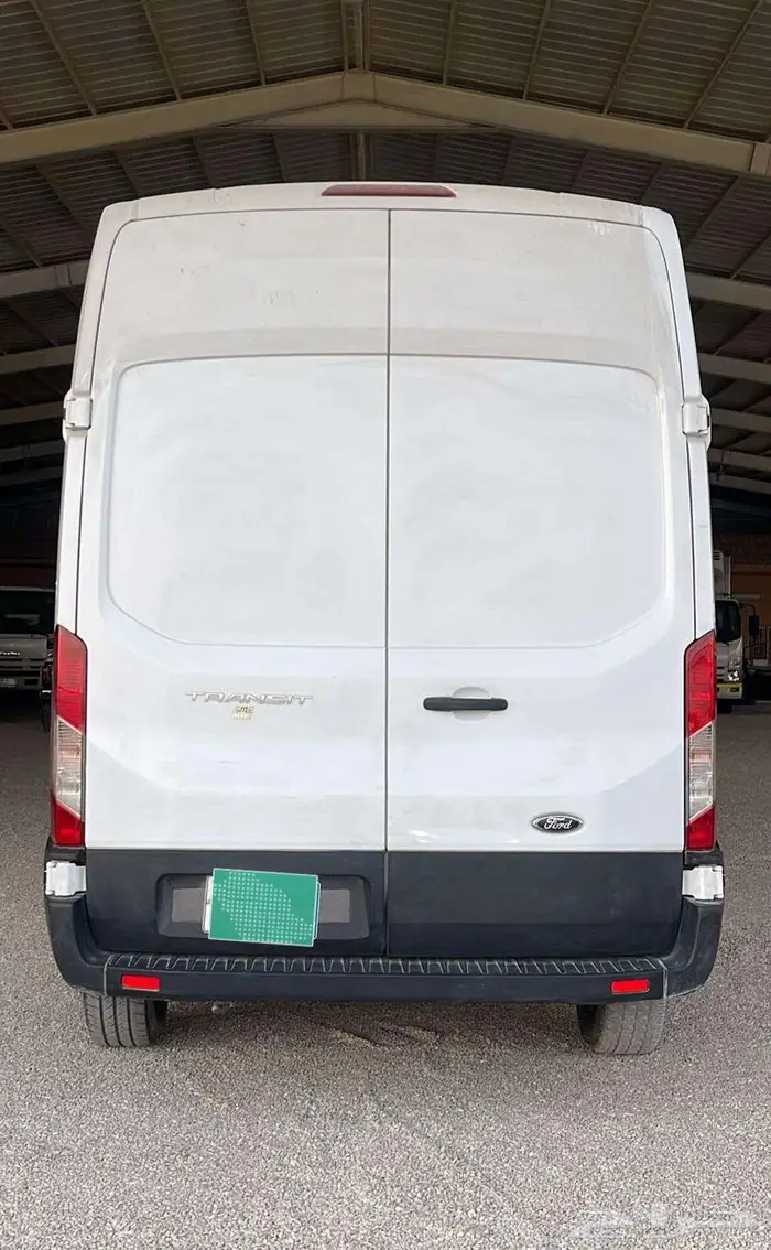 فورد فان ترانزيت قير عادي 2023 12