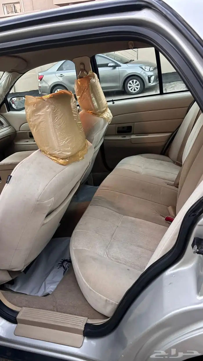 فورد فكتوريا 2011 1