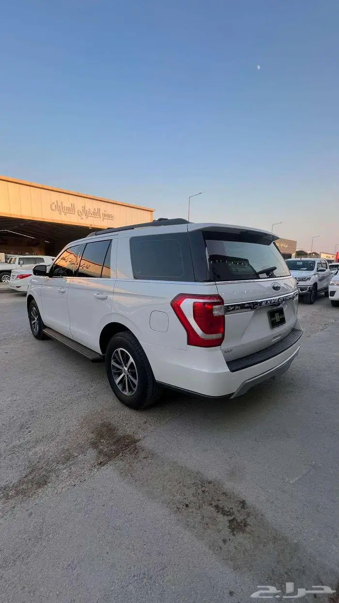فورد اكسبديشن موديل 2021 - معرض خلف للسيارات 3