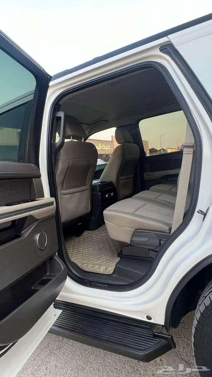 فورد اكسبديشن موديل 2021 - معرض خلف للسيارات 10