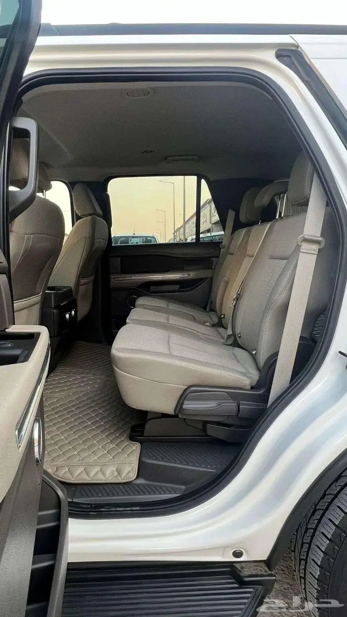 فورد اكسبديشن موديل 2021 - معرض خلف للسيارات 12