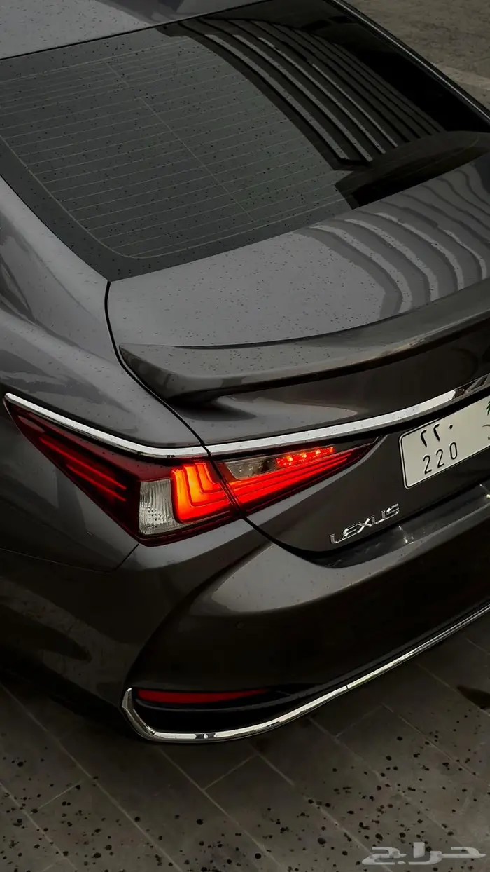 لكزس ES300h عبداللطيف جميل 3