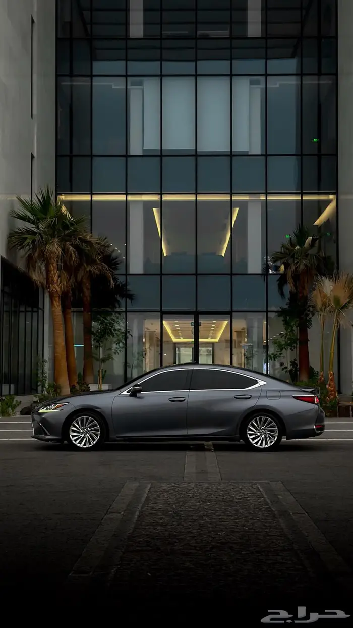 لكزس ES300h عبداللطيف جميل 20