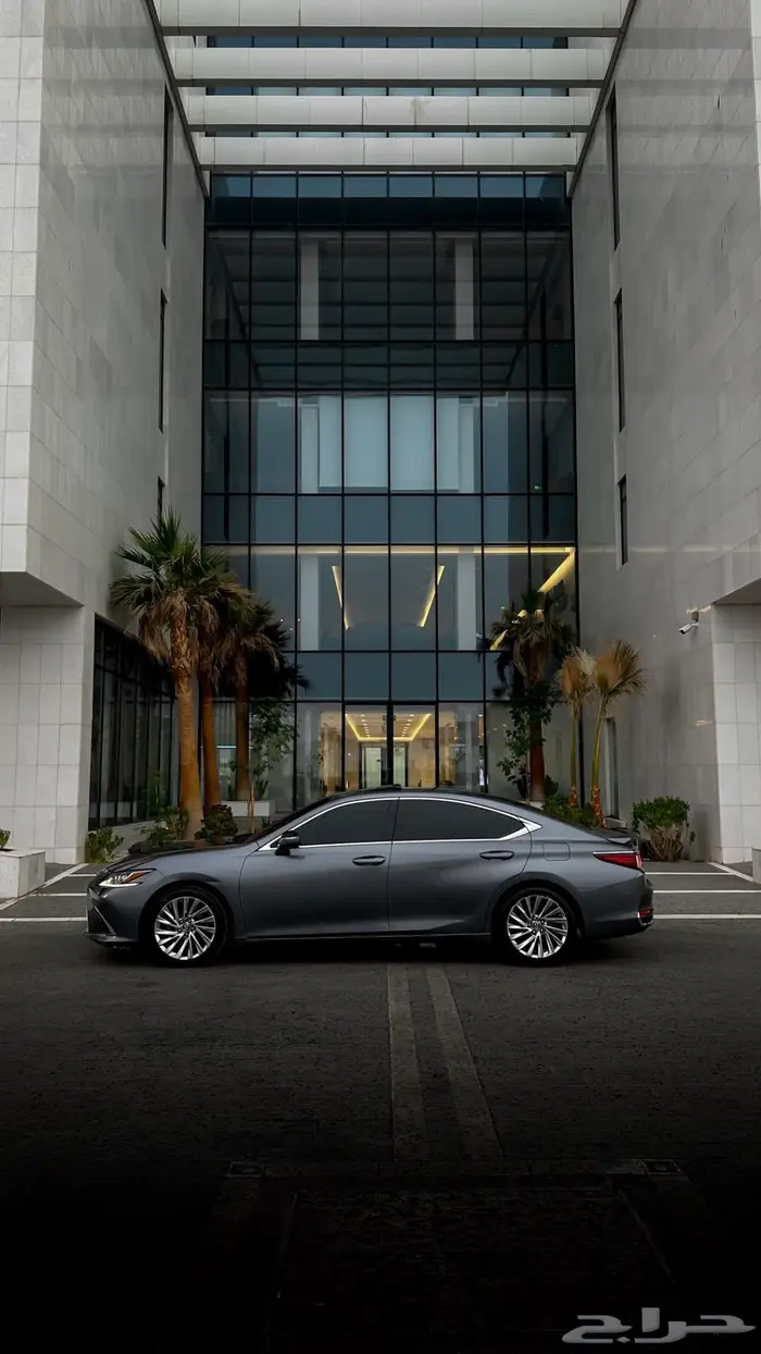 لكزس ES300h عبداللطيف جميل 21