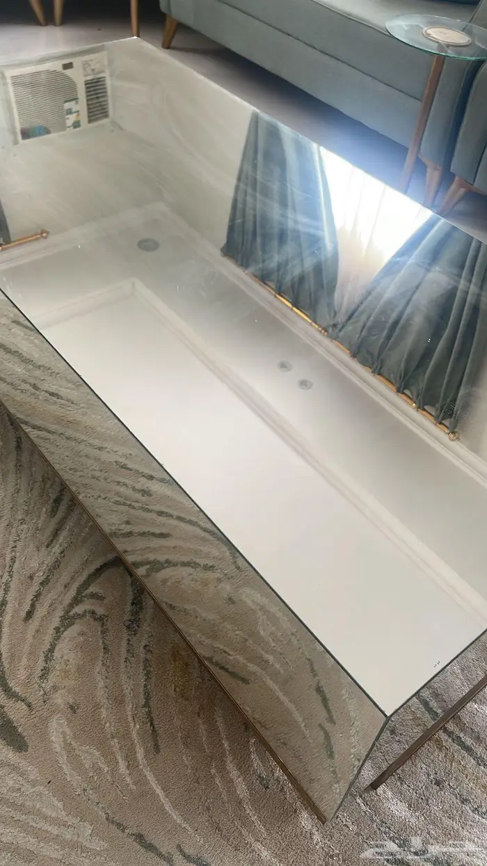 طاولة للبيع 3