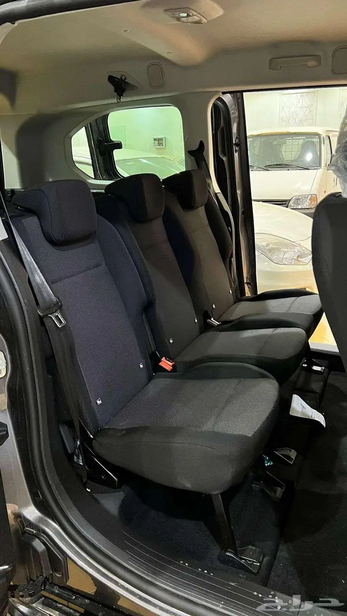 عرض خاص .بيجو - ريفتر - 5 راكب ديزل جير عادي - 2023 9