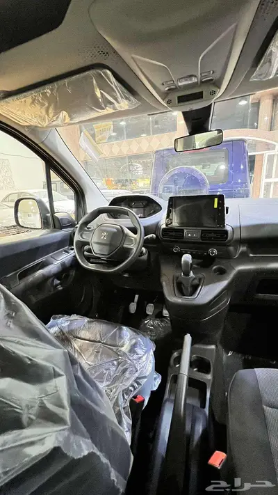 عرض خاص .بيجو - ريفتر - 5 راكب ديزل جير عادي - 2023 index