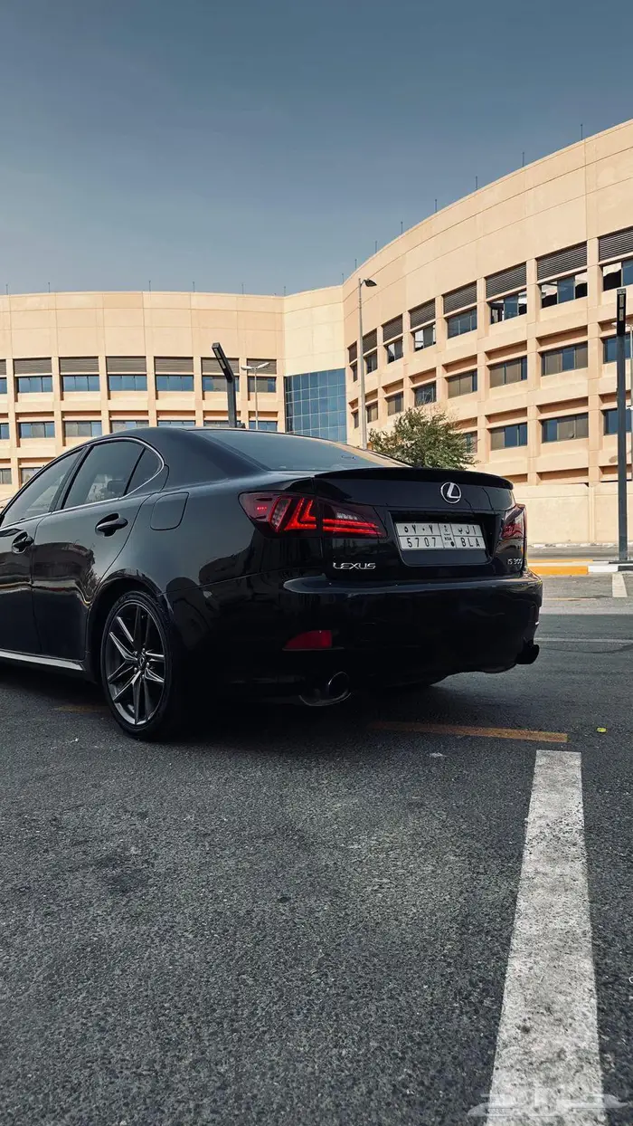 لكزس للبيع 1