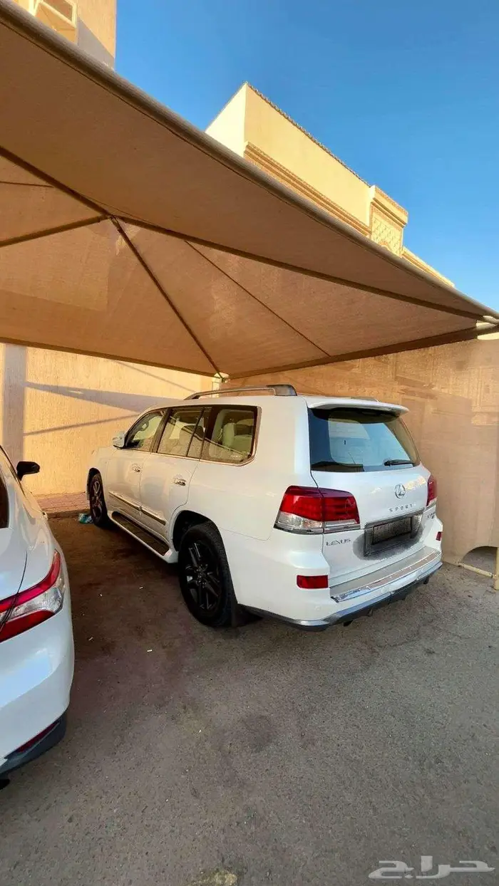 للبيع لكزس LX 570 موديل 2011 2