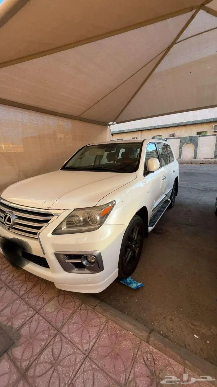 للبيع لكزس LX 570 موديل 2011 0